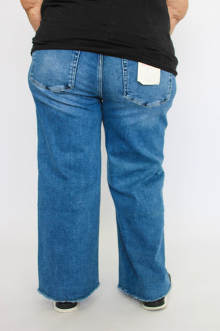 Vervet HR Raw Hem Ankle Wide/Curvy - Trudy's Trendy Boutique