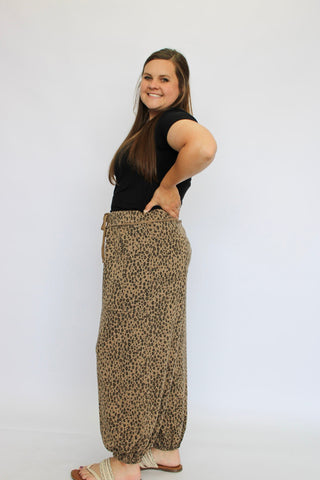 Wildly Unbothered Joggers - Trudy's Trendy Boutique