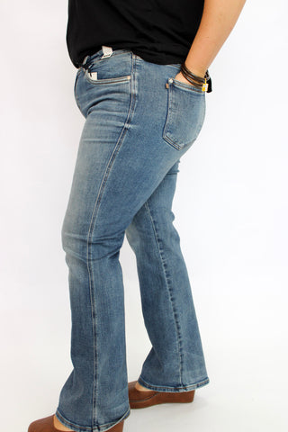 Judy Blue MR Daisy Bootcut DK Jeans - Trudy's Trendy Boutique