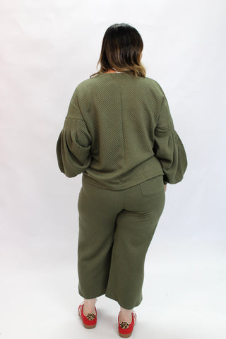 Studio Quilted Texture Capri - Trudy's Trendy Boutique