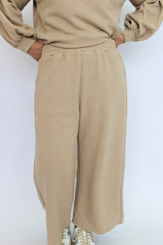 Studio Quilted Texture Capri - Trudy's Trendy Boutique