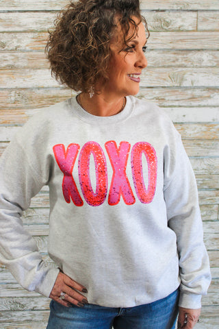 XOXOXO Crewneck - Trudy's Trendy Boutique