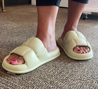Chunky Weaved Cloud Slippers - Trudy's Trendy Boutique
