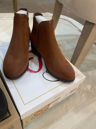 Tayla Booties/Brown - Trudy's Trendy Boutique