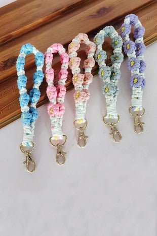 Daisy Flower Wristlet Keychain - Trudy's Trendy Boutique