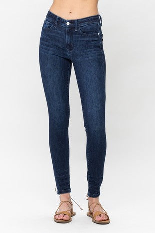 Judy Blue Mid Rise Crinkle Ankle/Curvy