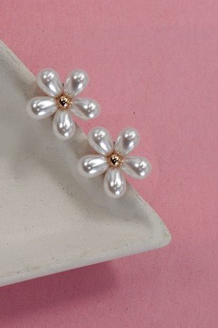 Pearl Daisy Flower Stud Earrings - Trudy's Trendy Boutique